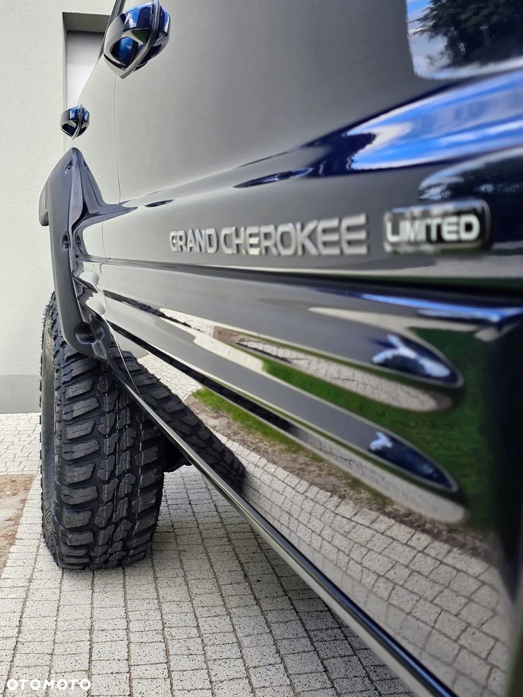 Jeep Grand Cherokee - 30