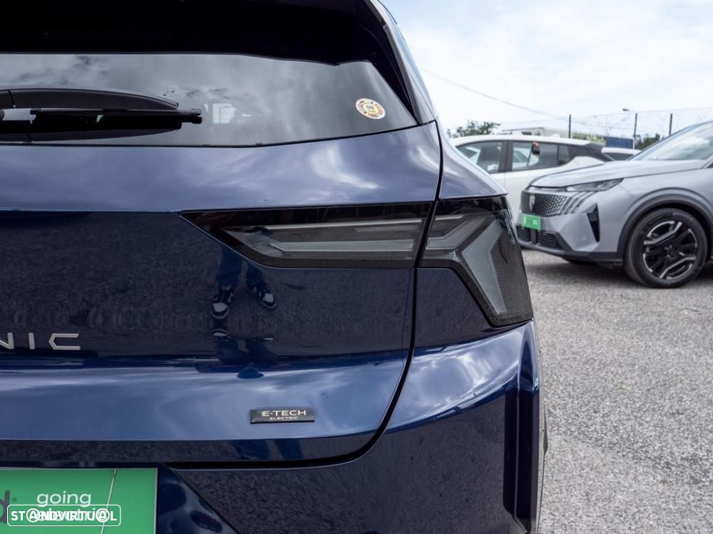 Renault Scénic 87 kWh Techno — fotografia 12