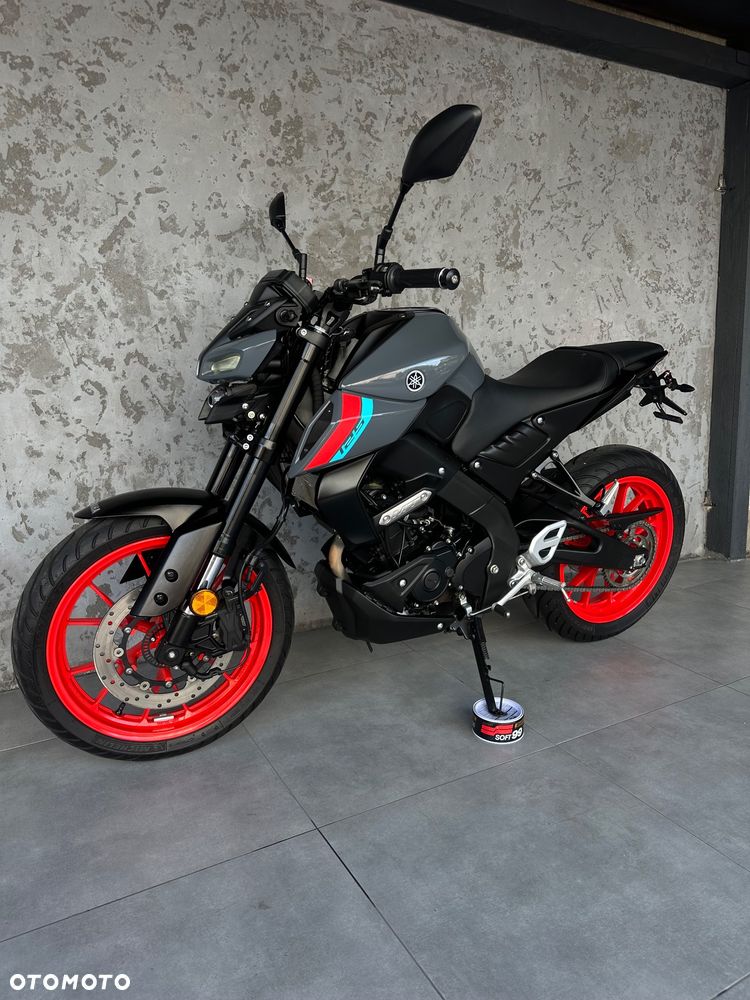 Yamaha MT - 8