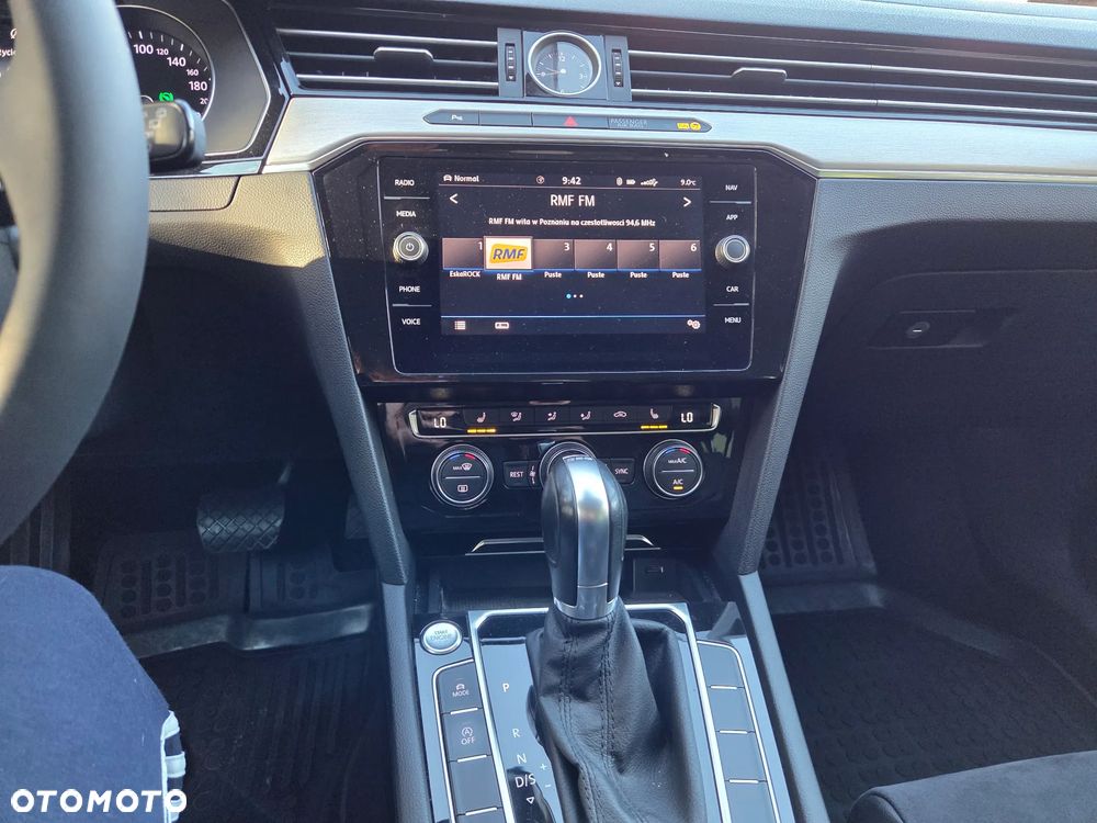 Volkswagen Passat Variant 1.5 TSI EVO Highline DSG - 20