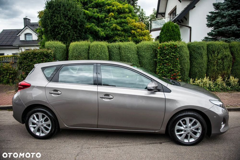Toyota Auris 1.6 Valvematic Edition - 4