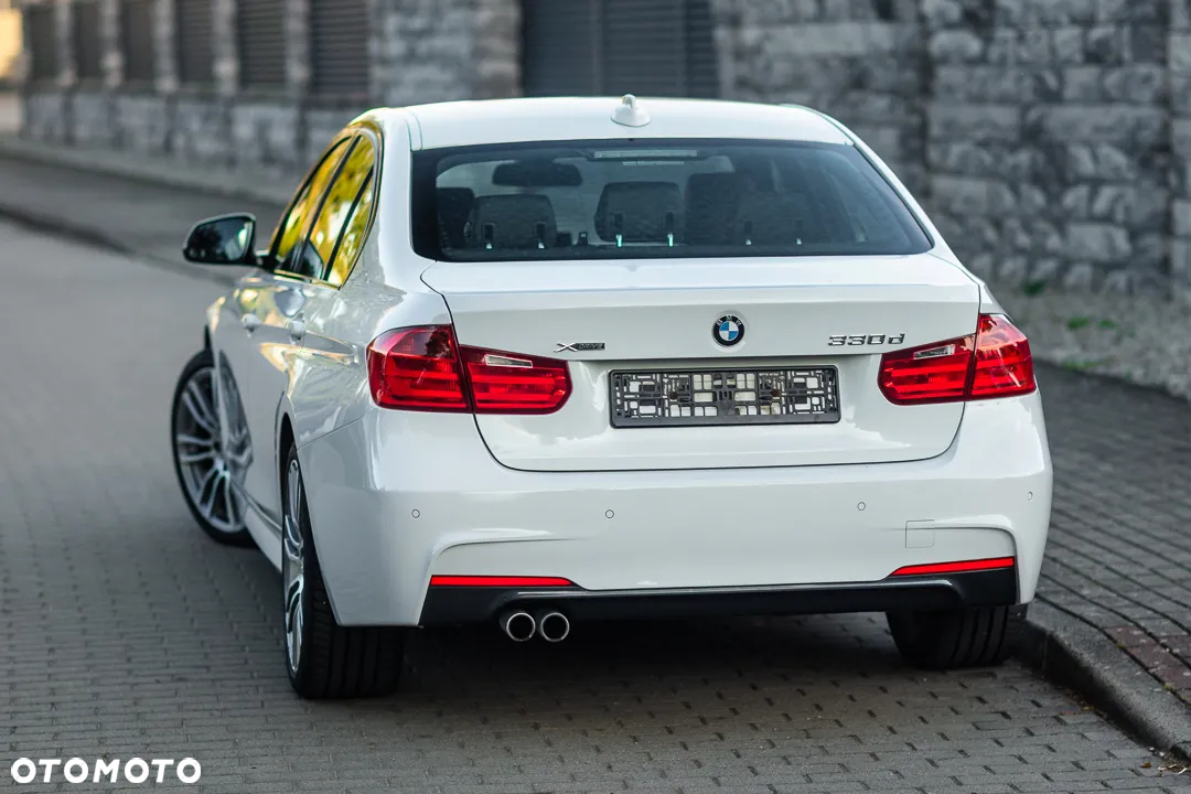 BMW Seria 3 330d xDrive M Sport - 14