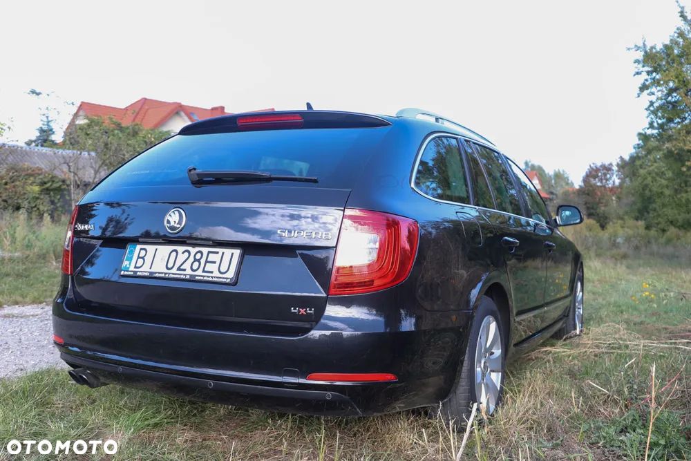 Skoda Superb 2.0 TDI 4x4 Elegance DSG - 4