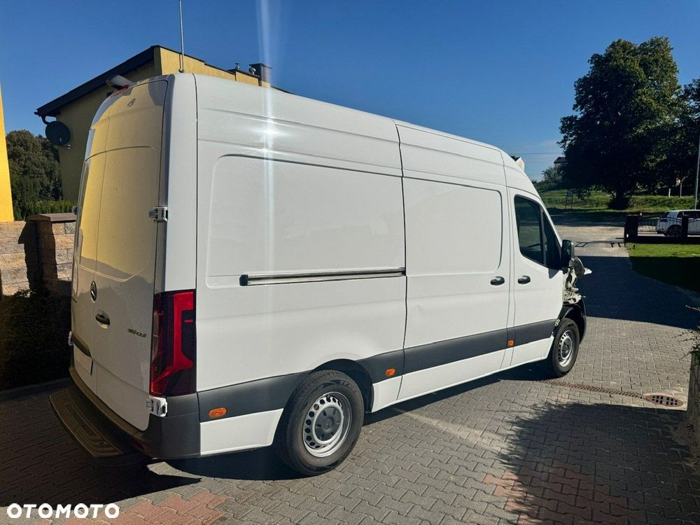 Mercedes-Benz Sprinter - 4