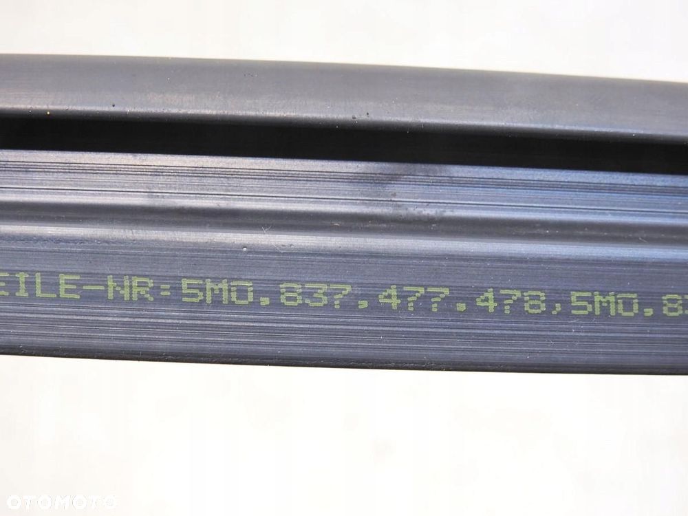 LISTWA ZGARNIAJĄCA LEWY PRZÓD VW GOLF V PLUS 5M0837477 - 6