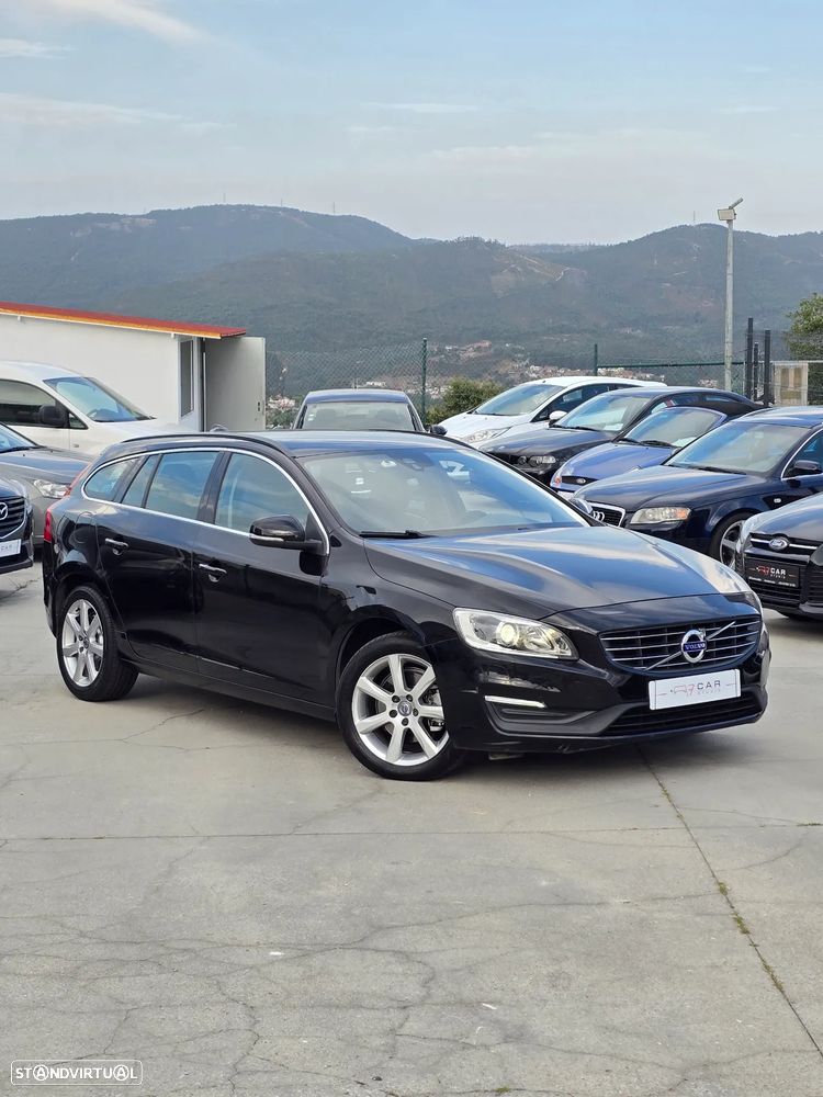 Volvo V60 2.0 D4 Momentum - 4
