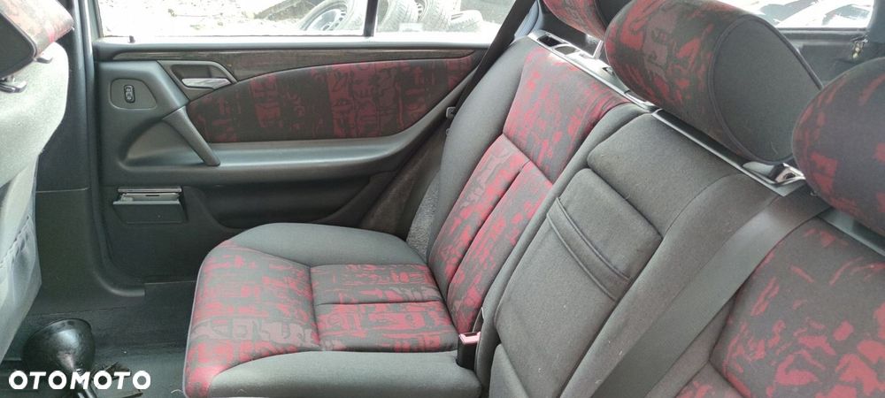 ŁADNE NIE ZNISZCZONE FOTEL FOTELE KANAPA BOCZKI MERCEDES W210 KOMBI KOMPLET - 7