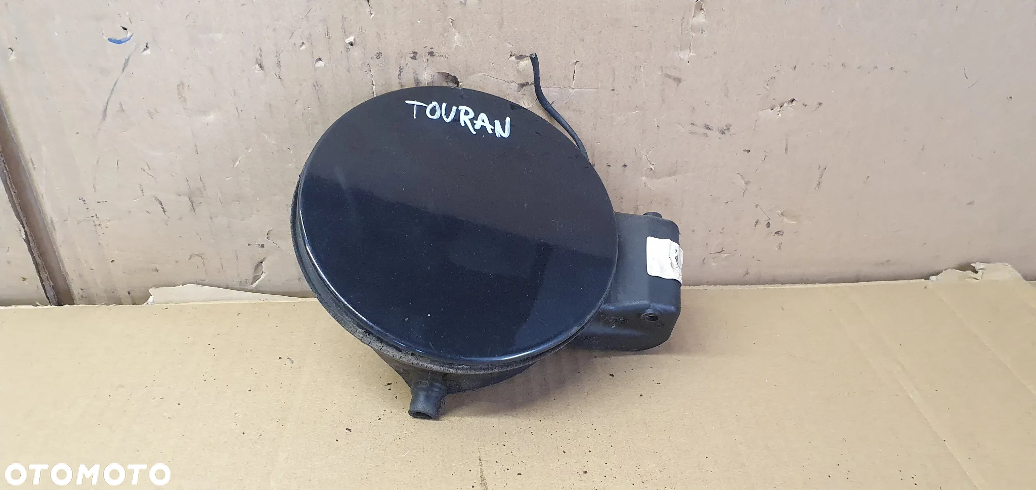 Klapka wlewu paliwa VW Touran 1T0809857 - 2