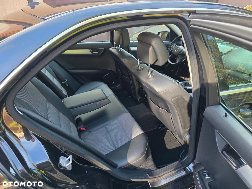 Mercedes-Benz Klasa C 180 BlueEFFICIENCY Avantgarde - 7