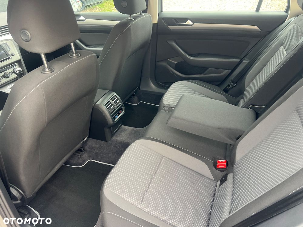 Volkswagen Passat Variant - 5