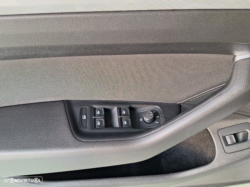 VW Passat 1.6 TDI Confortline DSG - 12