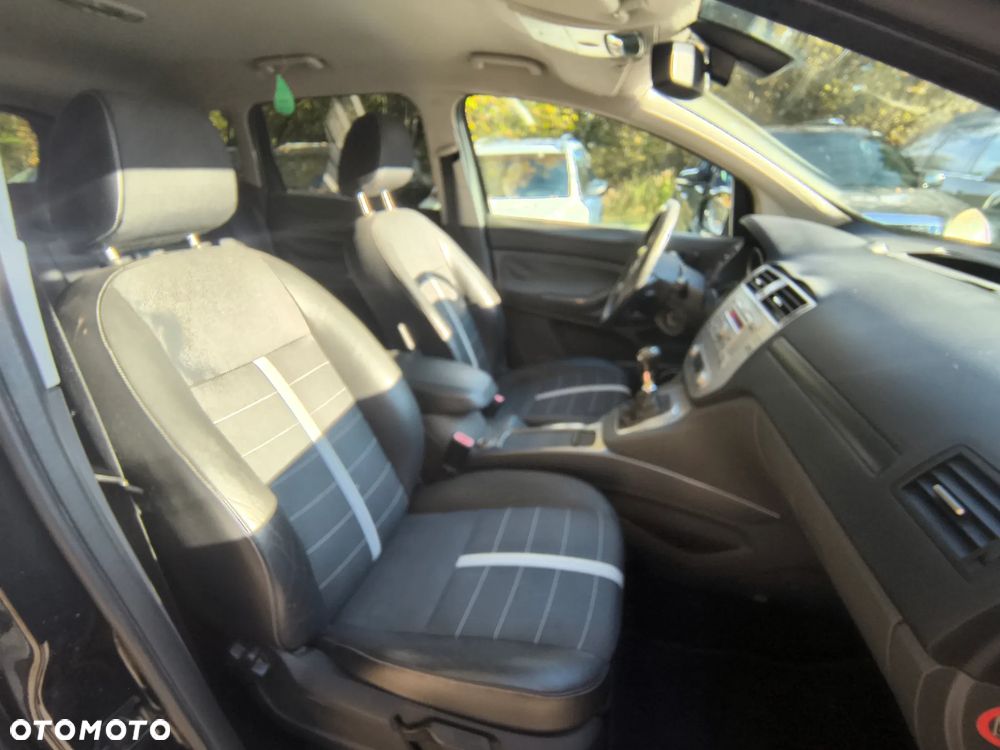 Ford Kuga 2.0 TDCi 4x4 Titanium - 31