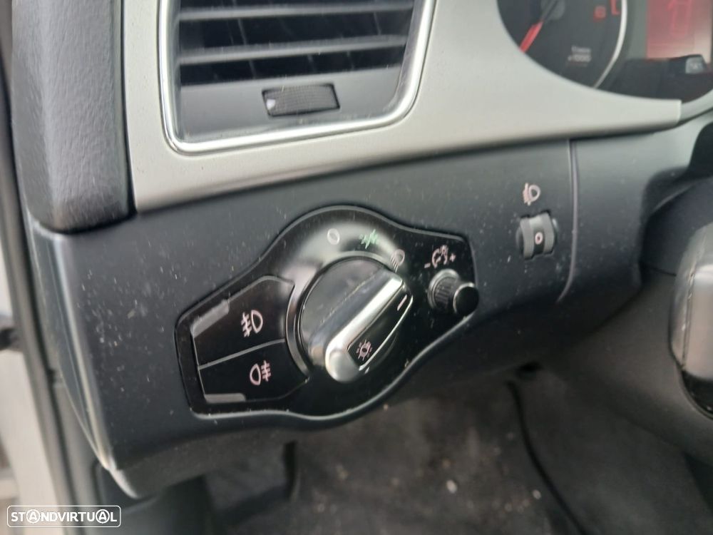 Audi A4 Avant 2.0 TDI Advance - 16