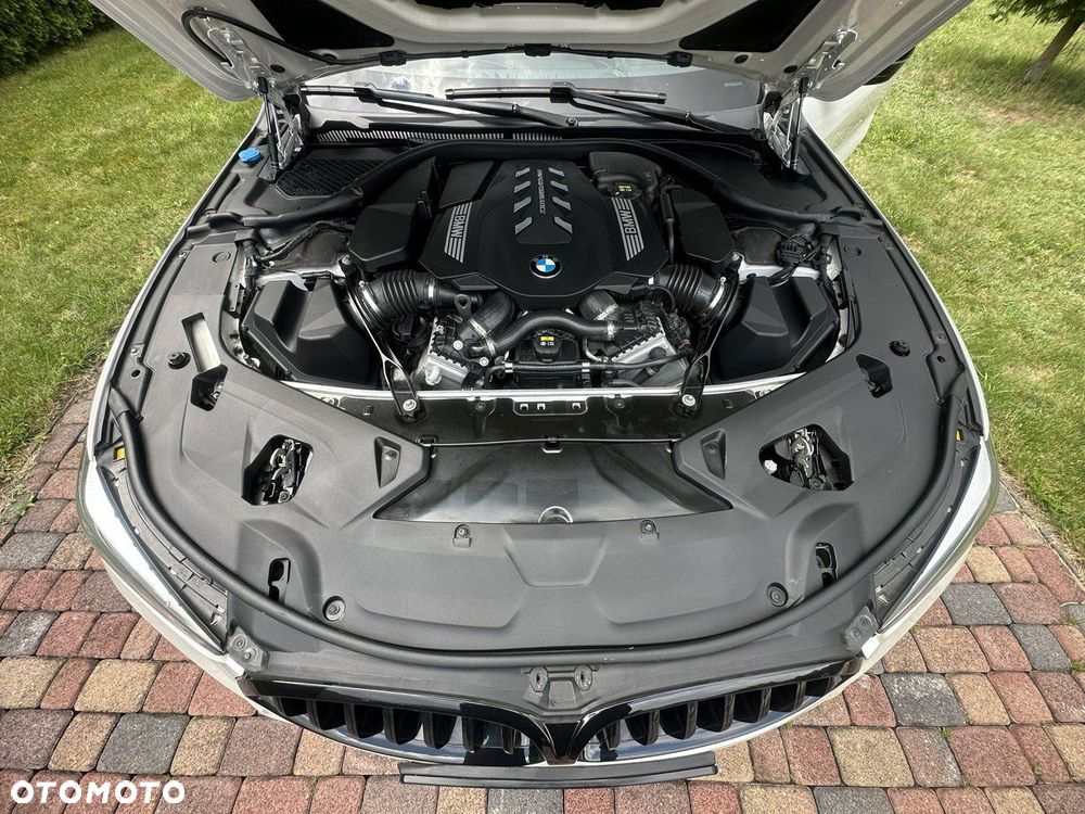 BMW Seria 8 M850i xDrive - 11
