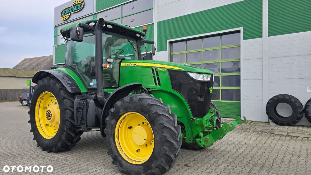 John Deere 7230R - 2