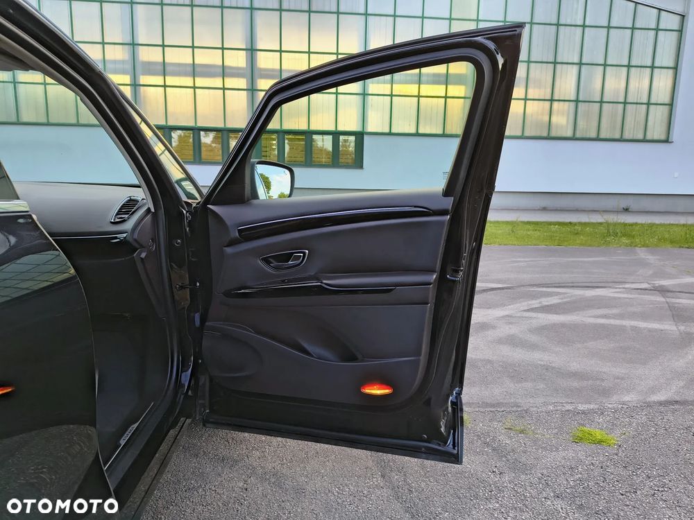 Renault Espace 1.6 dCi Energy Initiale Paris EDC 7os - 26