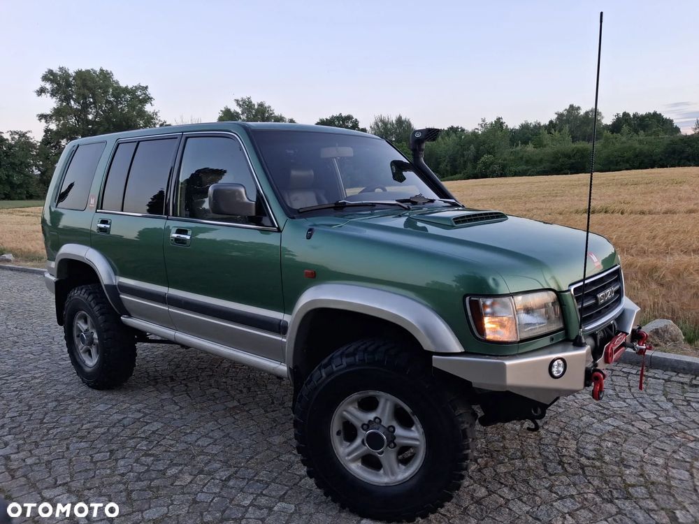 Isuzu Trooper - 4