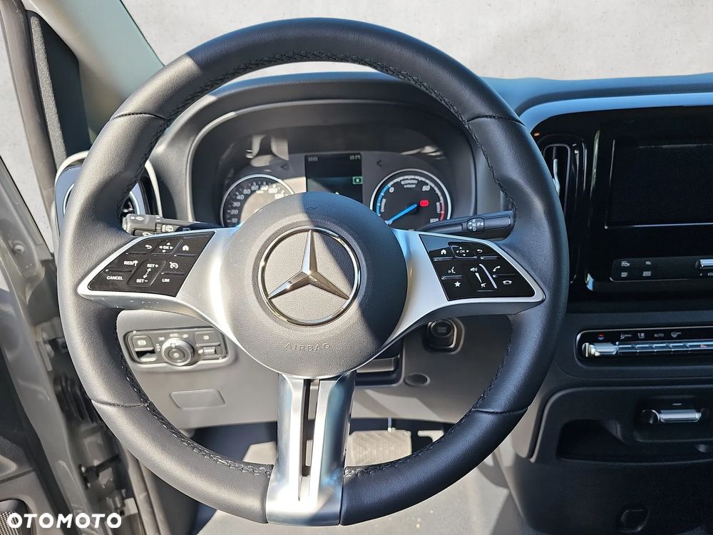 Mercedes-Benz eVITO 129 Tourer PRO długi (Brygadówka 6-osobowa) - 14
