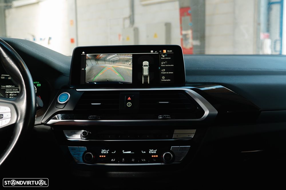 BMW iX3 - 21