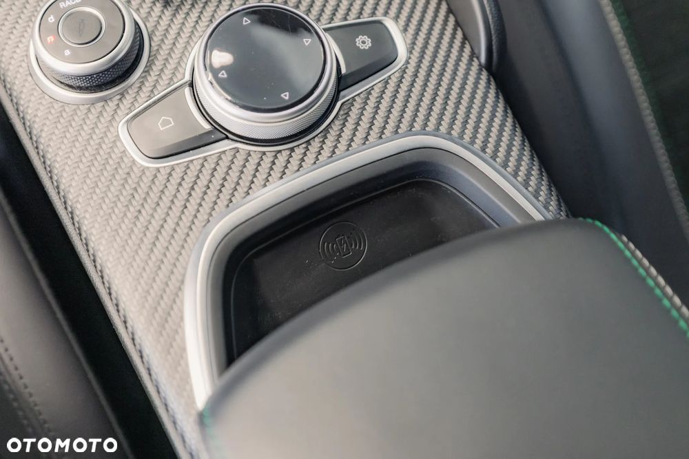 Alfa Romeo Giulia 2.9 Bi Turbo V6 Quadrifoglio - 28