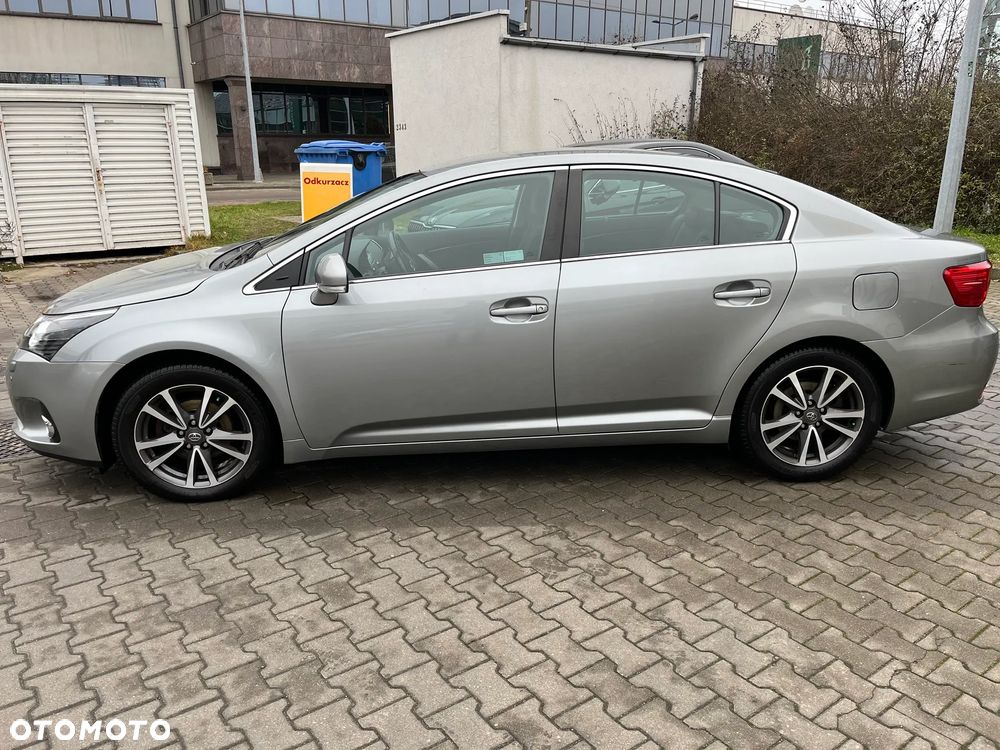 Toyota Avensis 1.8 Premium - 1