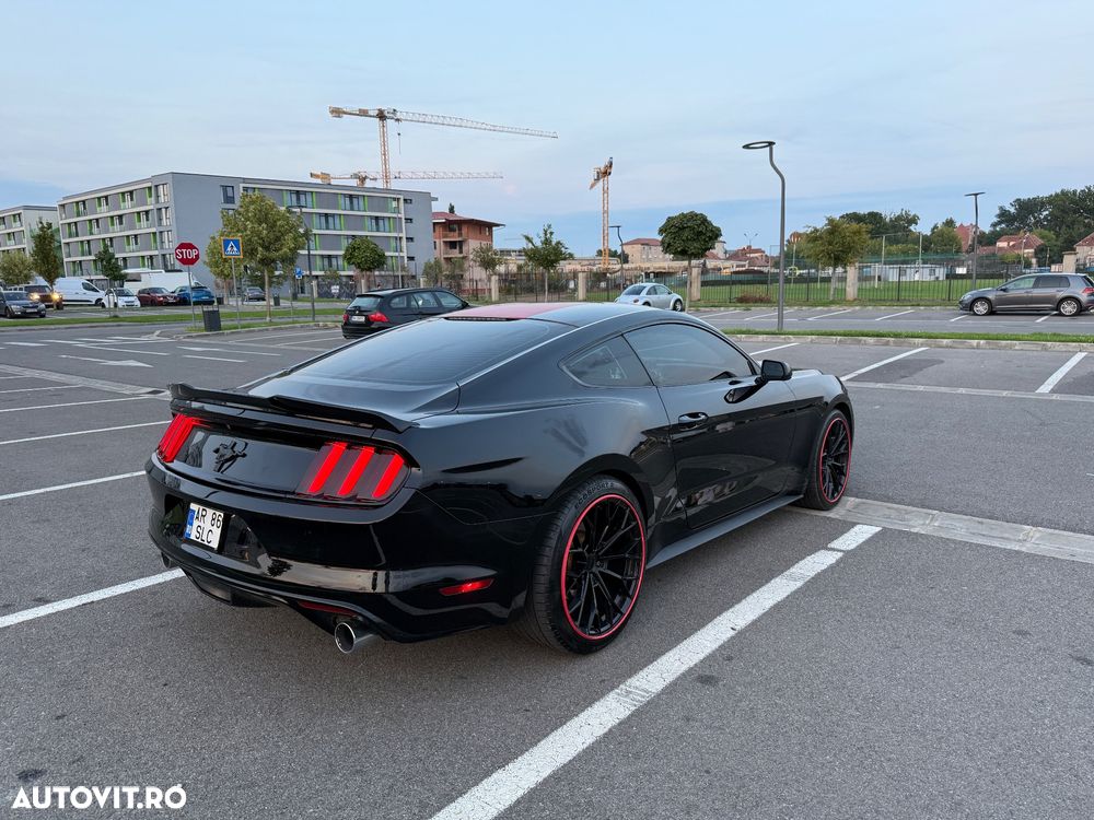 Ford Mustang - 6