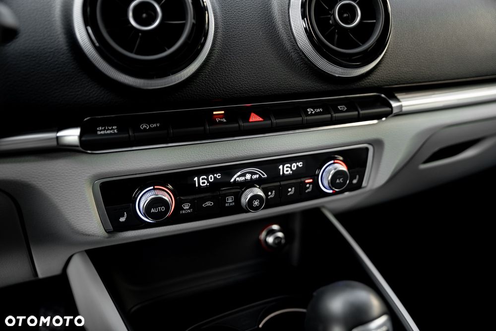 Audi A3 Sportback 1.8 TFSI S tronic S line Sportpaket - 31
