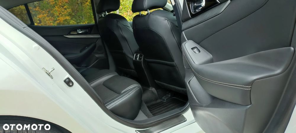 Nissan Maxima - 15
