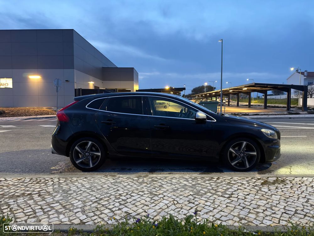 Volvo V40 D2 R Design - 4