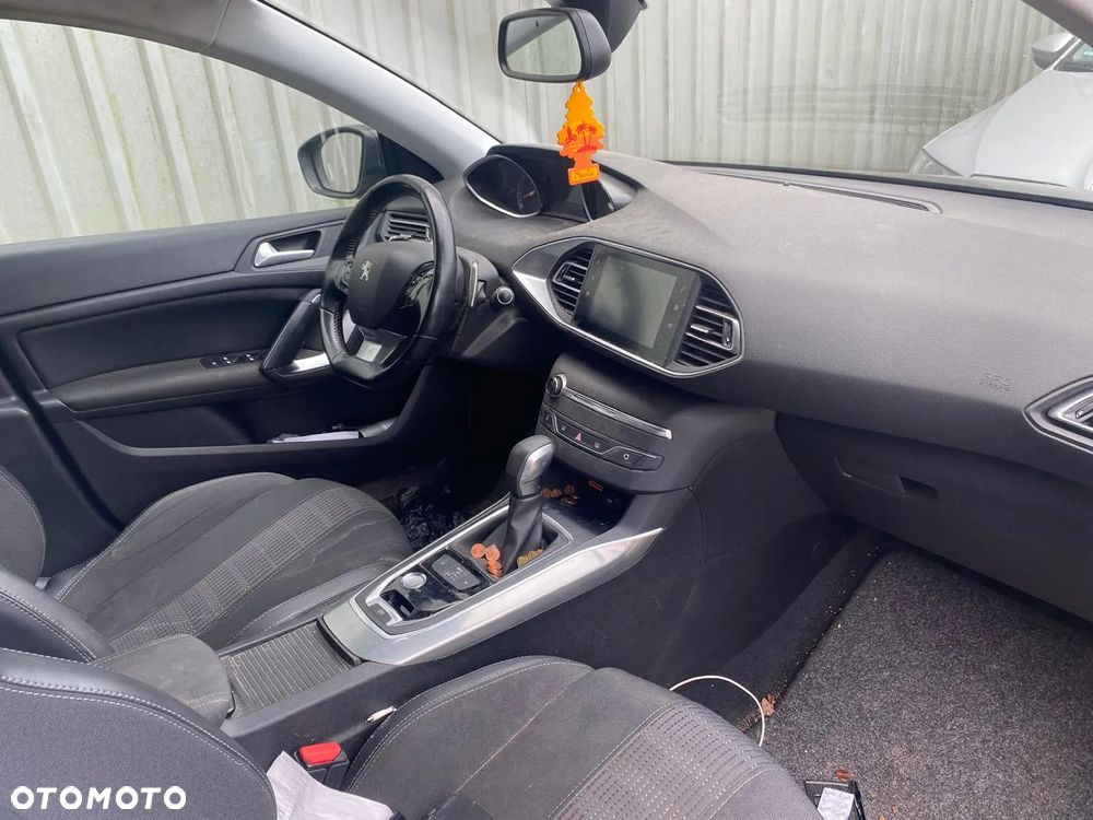 Peugeot 308 BlueHDi FAP 130 EAT6 Stop & Start Active - 5