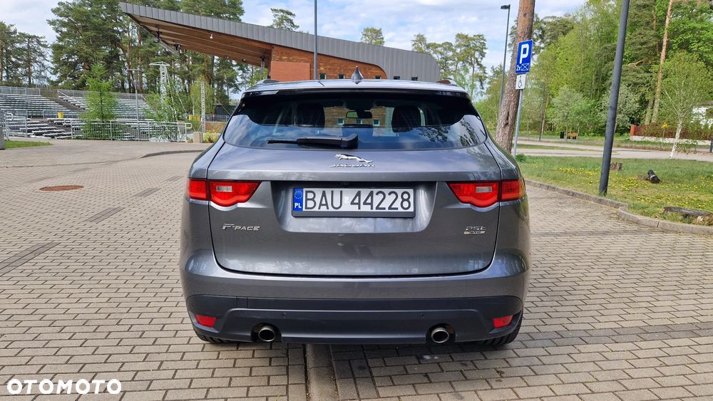Jaguar F-Pace - 5