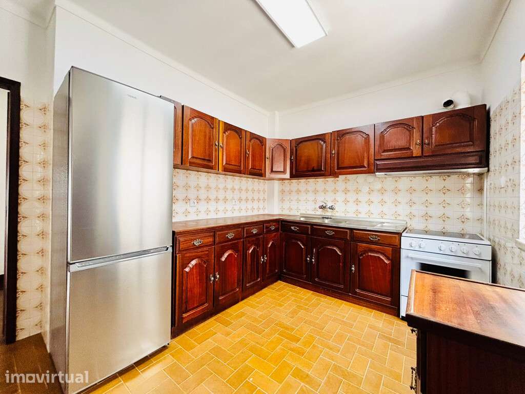 Apartamento T3 com garagem em zona de Oliveira do Hospital - Grande imagem: 3/15