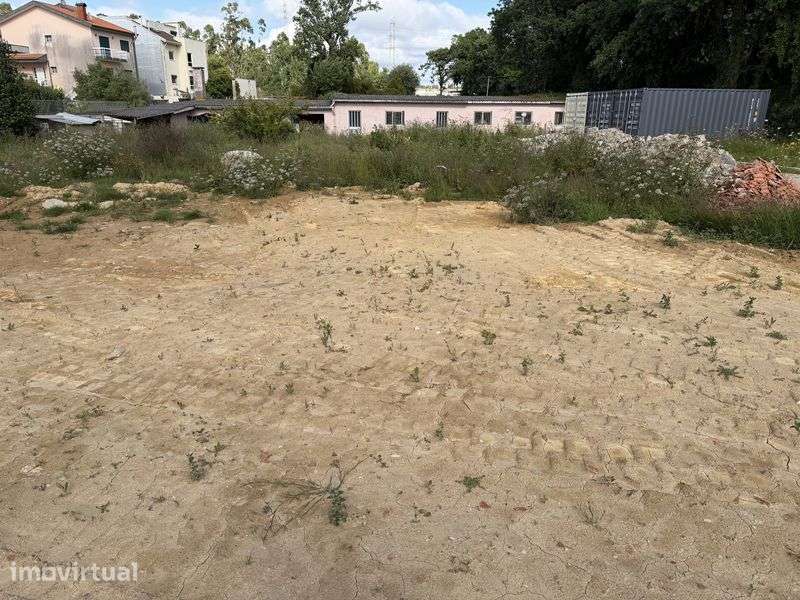 Terreno (2000m2) com armazém - Grande imagem: 4/6