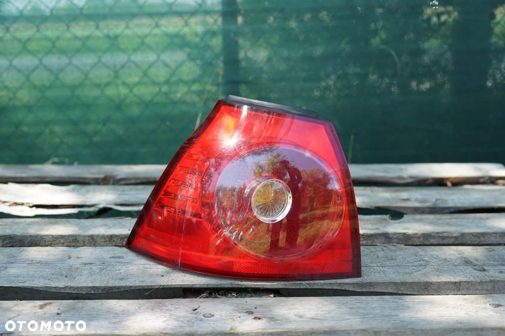 Lampa tył tylna lewa VW Golf V HB 1K6945095AC - 1