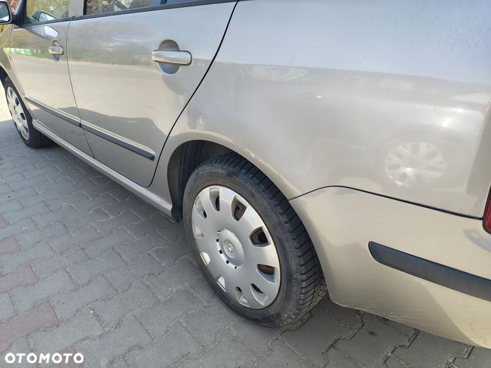 Skoda Fabia - 10