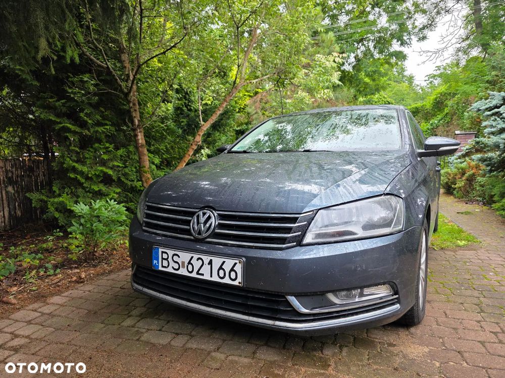 Volkswagen Passat 1.6 TDI DPF BlueMot Highline - 1
