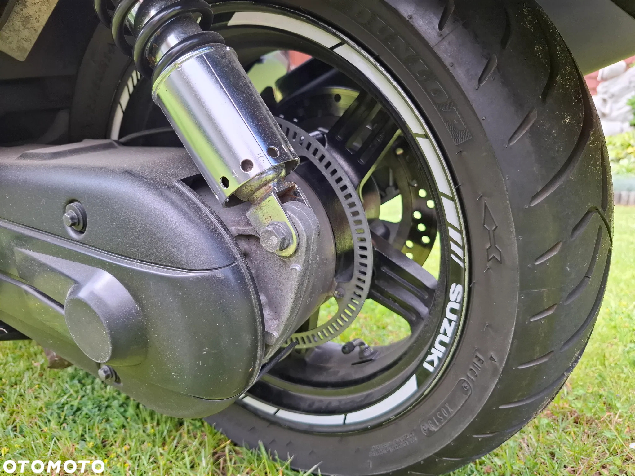 Suzuki Burgman - 16