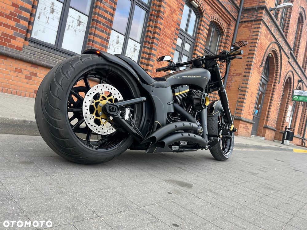 Harley-Davidson Softail Breakout - 8