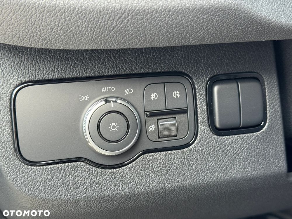 Mercedes-Benz Sprinter - 12