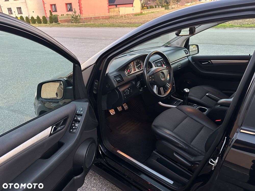 Mercedes-Benz Klasa B 150 BlueEffICIENCY - 21