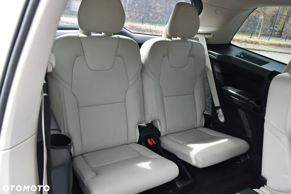Volvo XC 90 - 16