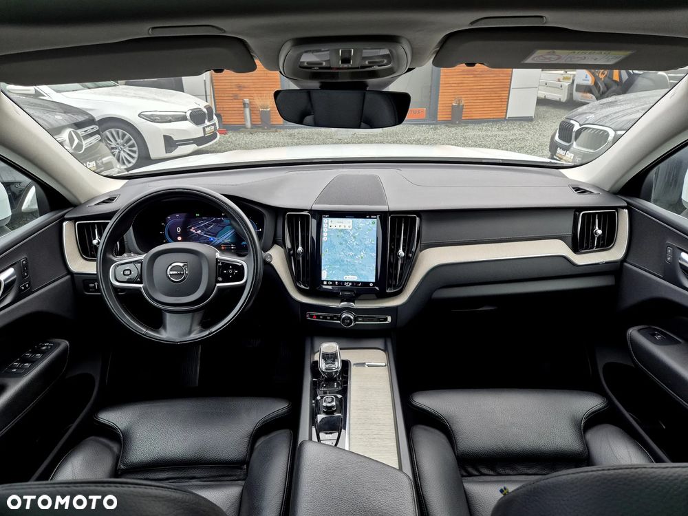 Volvo XC 60 T6 Plug-In Hybrid AWD Inscription - 6