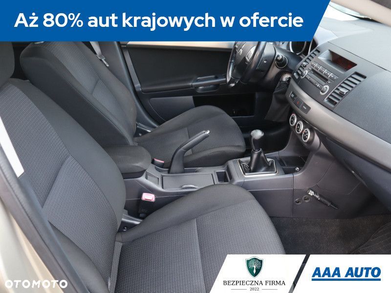 Mitsubishi Lancer - 11