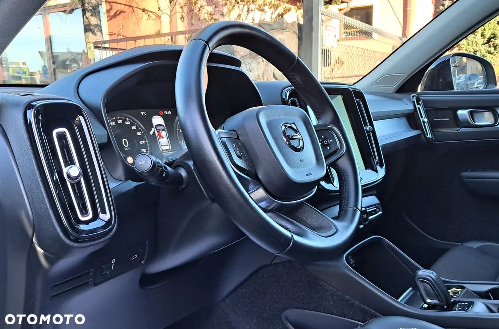 Volvo XC 40 T4 Momentum - 29
