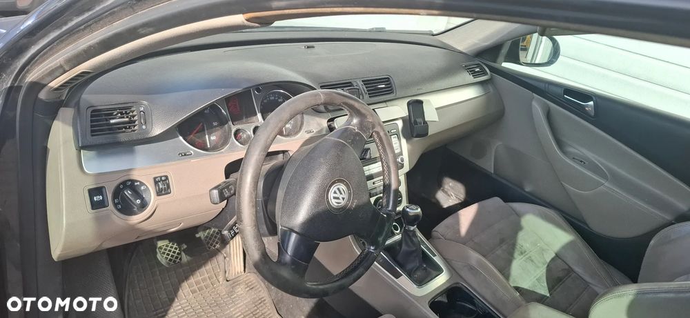 Passat B6 kombi 2,0 TDI na części - 13