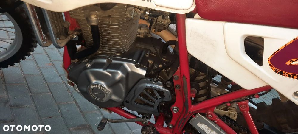 Suzuki DR - 8