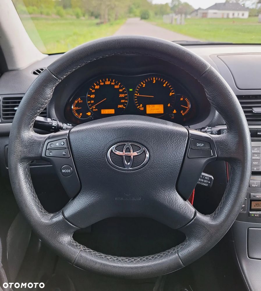 Toyota Avensis 2.2 D-4D Prestige - 22