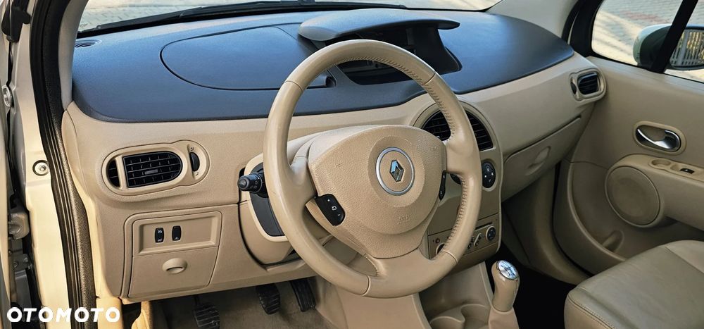 Renault Modus 1.6 16V Privilege - 20