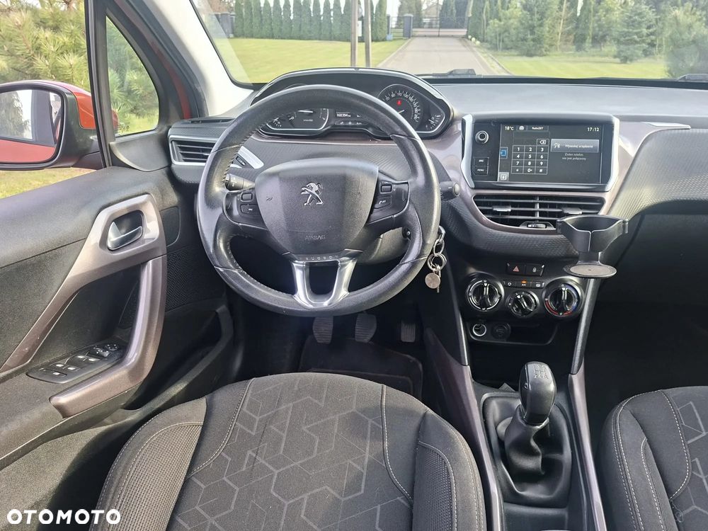 Peugeot 2008 1.2 Pure Tech Style - 6