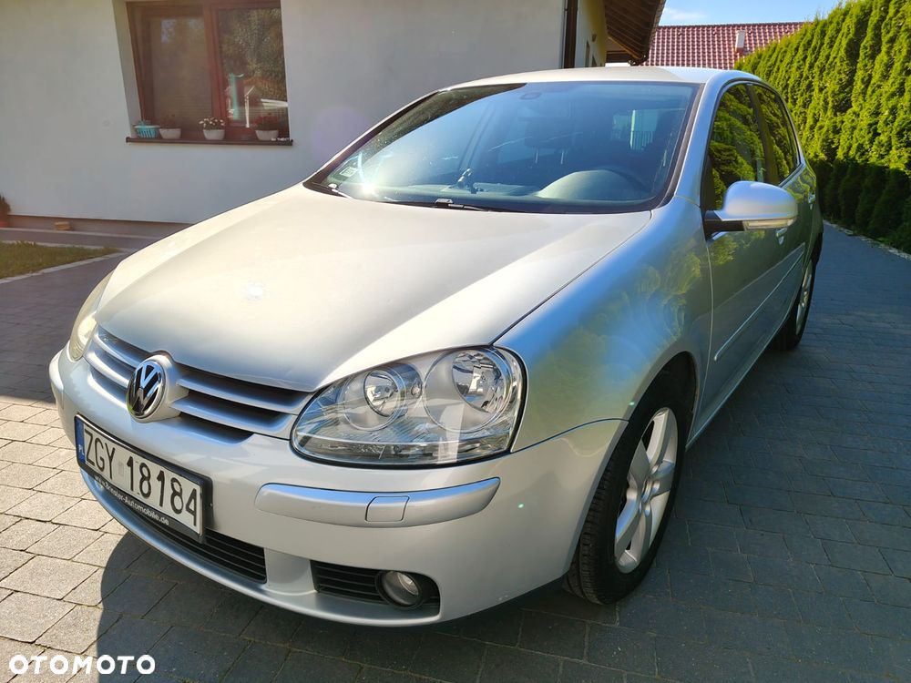 Volkswagen Golf 1.9 TDI DPF Trendline DSG - 4